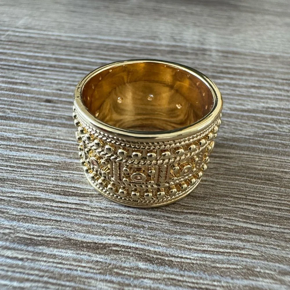 Vintage style ring N641
